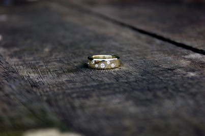 gouden ring met diamantjes