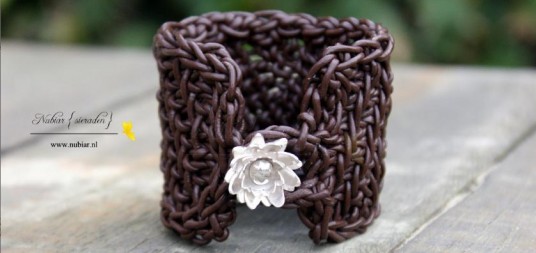 Leren gebreide armband