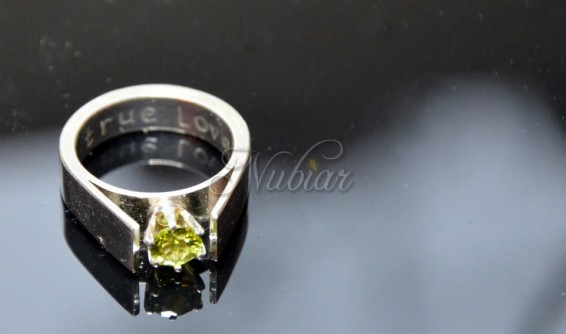 ring met groene steen